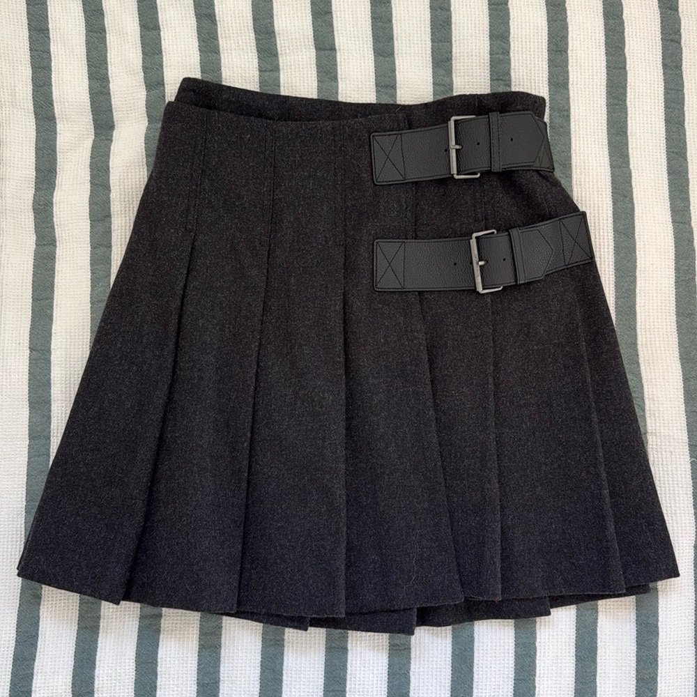 Burberry Gray Wool Pleated Buckled Skirt